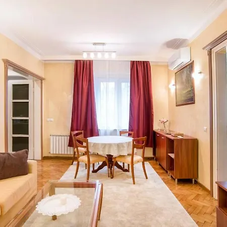 Apartament Classic And Cozy 2 Bedroom Top Central