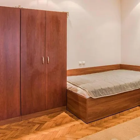公寓 Classic And Cozy 2 Bedroom Top Central